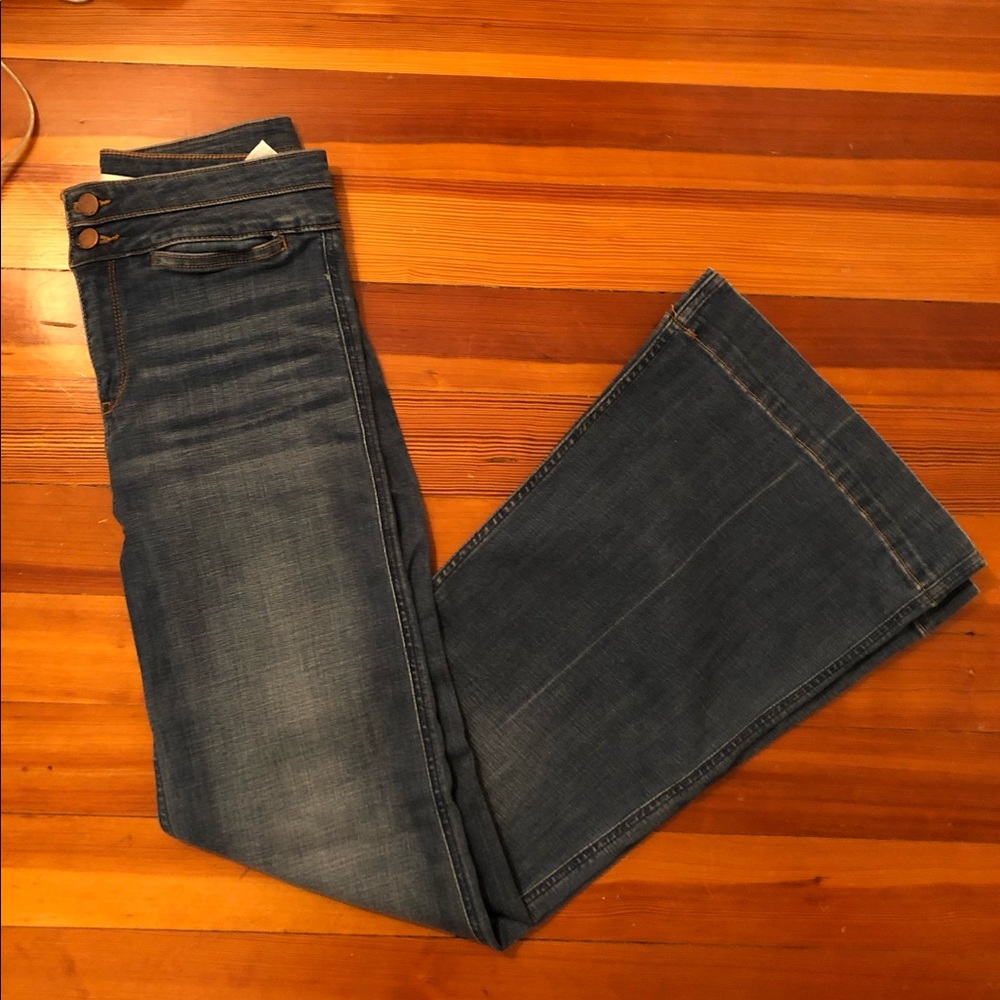 Abercrombie & Fitch High Rise Wide Leg Flare Jeans